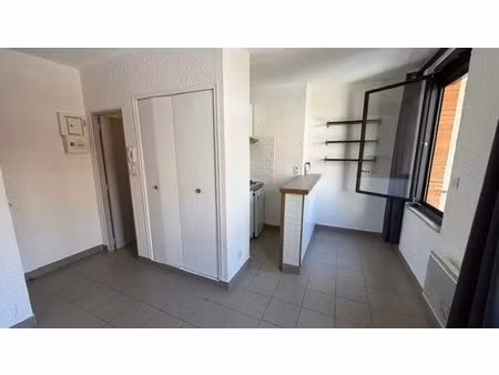 toulouse centre  jean-jaures  beau studio 17.50 m² très au calme