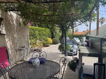 charmante maison à antibes avec jardin