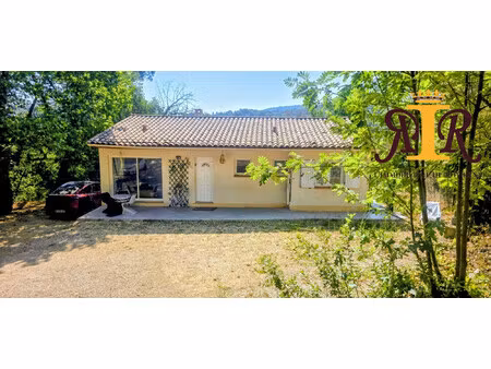 maison plain-pied sur 8000m² de terrain au calme