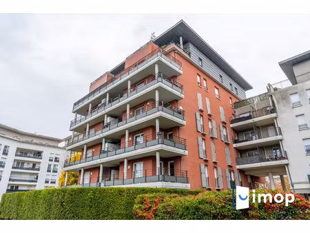 t3 avec terrasse 16 m² et double parking sécurisé