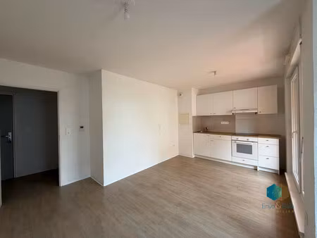 appartement 2 pièces avec balcon - avenue françois mitterand s