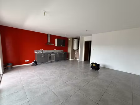 appartement t3 de 65m2 - location à garche - 1050eur cc