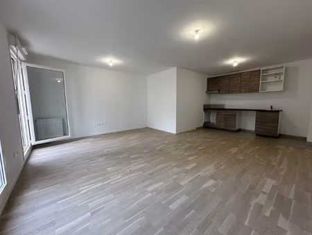 grand t3 residence neuve villecresnes