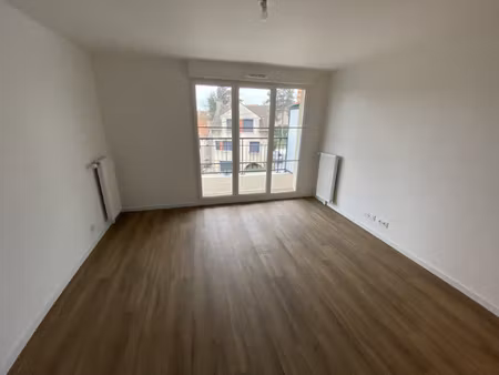 appartement 2 pièces de 42.10 m2 avec balcon à villiers-sur-