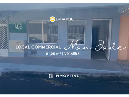 local commercial avec vitrines bénéficiant d'une entrée indé