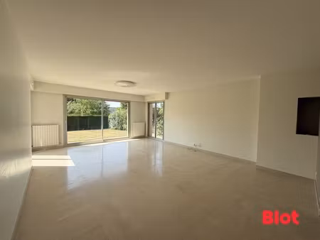 maison bruz 5 pièce(s) 150 m2 - jardin clos - 4 chambres