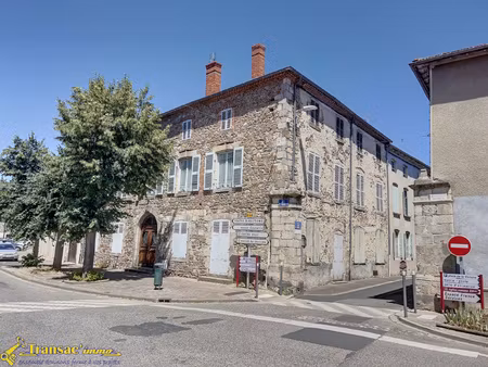 grande maison de caractère au coeur de courpière