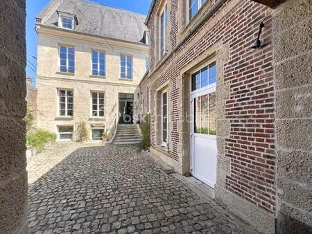 maison de caractere avec jardin et garage