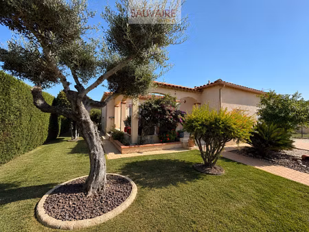 villa 4 faces de plain-pied avec 3 chambres et garage