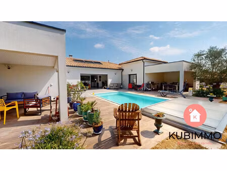 propriété de prestige avec piscine et seconde maison indépend