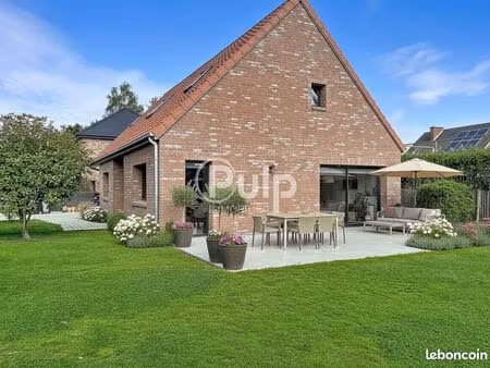 maison 8 pièces 145 m²