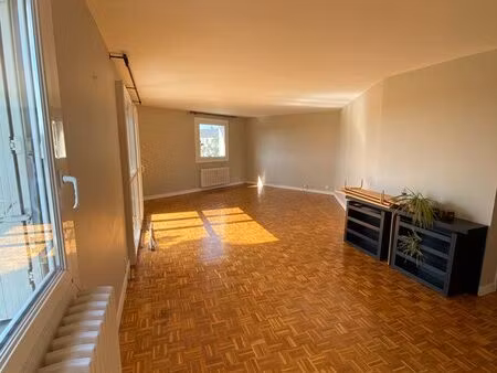a ppartement t4 de 95 m² lumineux – compiègne (secteur hôpital saint-côme)
