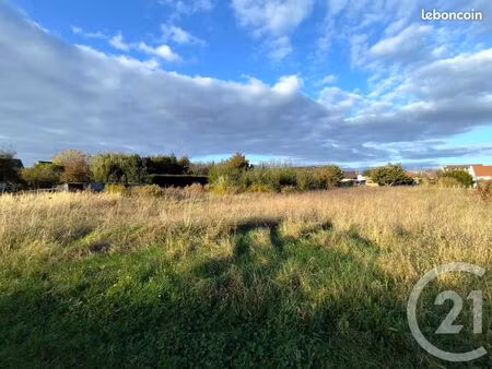 terrain 2 596 m² noyon
