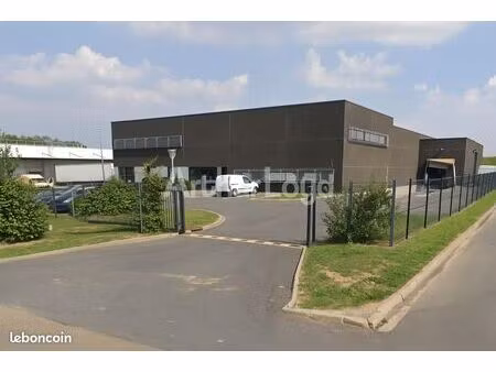 local industriel 1 900 m²