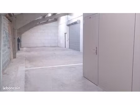 local d'activité ou entrepôt 163m2 + bureau houplines