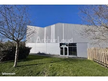 local industriel 1 080 m²