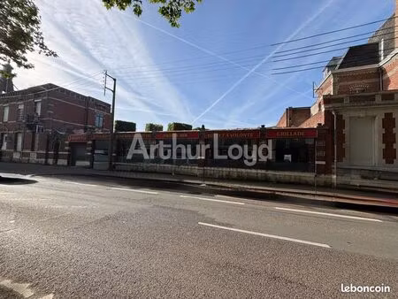 local commercial 610 m²