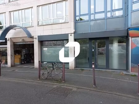 local commercial 140 m²