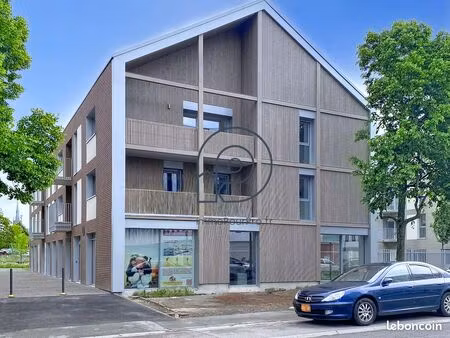 bureaux 94 m² croix