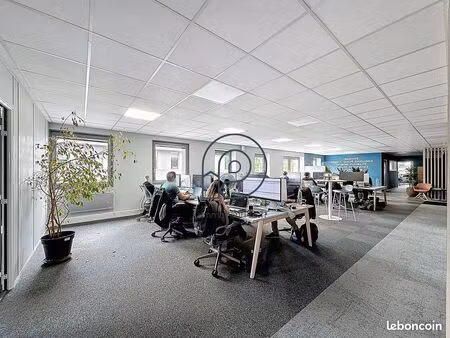 bureaux 137 m² wasquehal