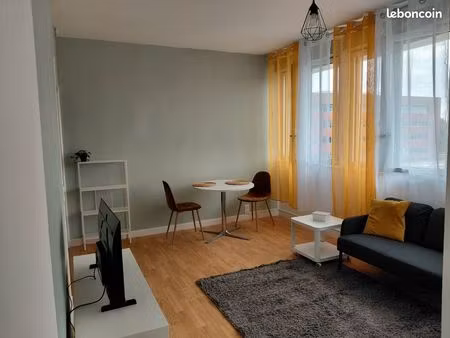 studio meublé rénové proche edhec et tram