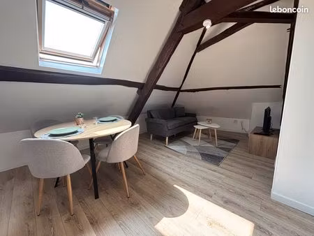 à louer – t2 sous combles – 39 m² au sol - meublé