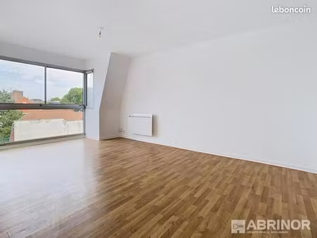 studio 1 pièce 27 m²