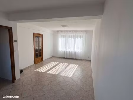 location maison 2 chambres bureau jardin garage