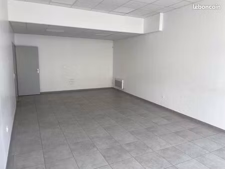 bureau 46 m²