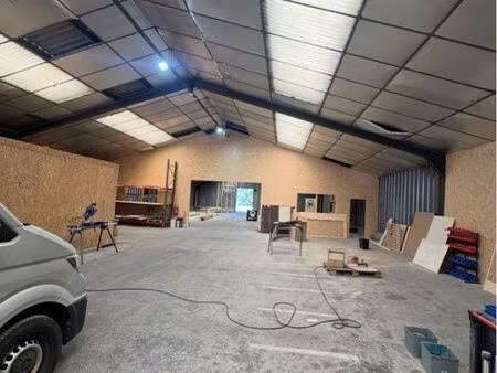 hangar / cellule artisanale 450m2 avec bureau
