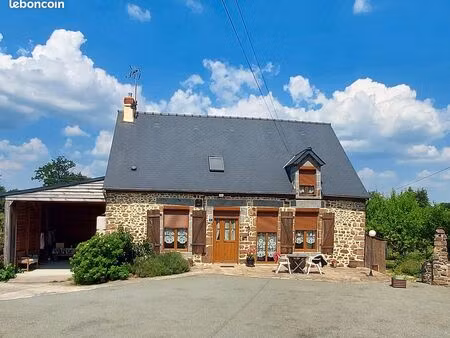 fermette de 120 m2 dans un petit hameau et 1 ha de terrain pour animaux