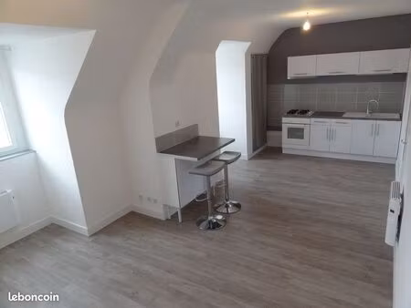 f2 rénové ( hyper centre flers ) 46m2‏