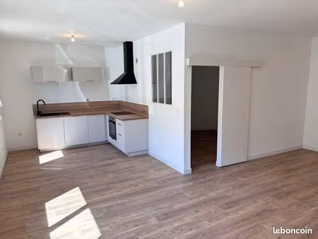 appartement t2 bis de 86 m² - lens centre