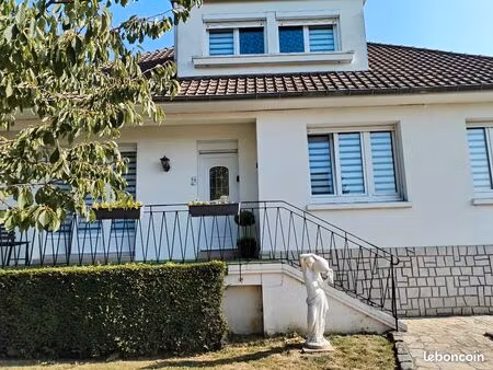 maison individuelle 130 mètre carré avec parking privé