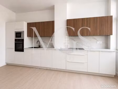 ? maison de ville entièrement rénovée – hyper centre d'arras – 120 m² – avec extérieur