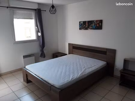 t2 meublé avec balcon et parking ( secteur michelin / 1 mai / brezet)