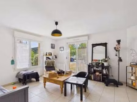 location appartement 3 pièces à quimper (29000) : à louer 3 pièces / 65m² quimper