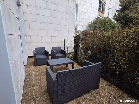 cenon – t2 de 51 m² avec terrasse  2 parkings  résidence sécurisée - 124 900