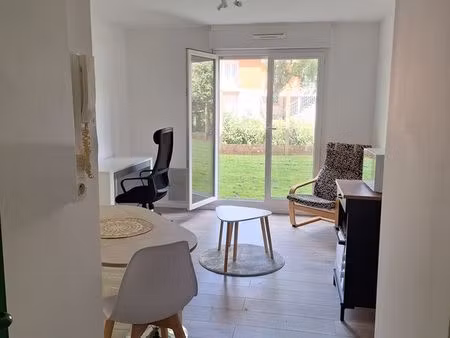 arras - agréable t2 de 28 m2 rénové entre gare et université