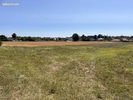 terrain 1 090 m² villemoyenne