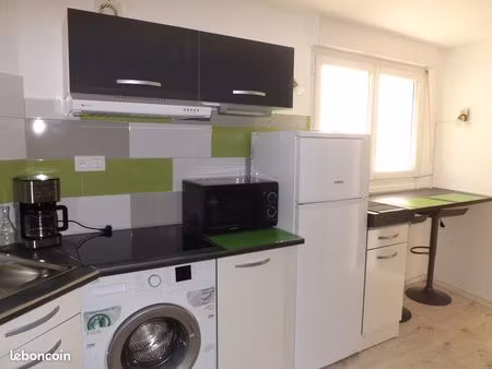 à louer studio contemporain  av gambetta aurillac. résidence sécurisée. disponible 1er sep