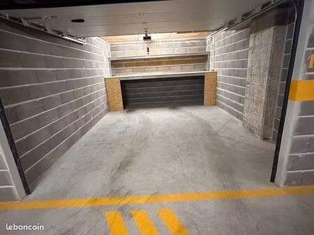 garage avec porte électrique - schiltigheim