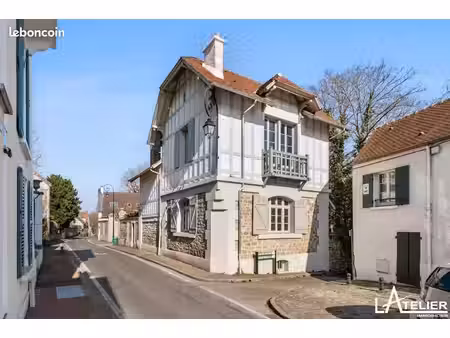 maison 8 pièces 179 m²