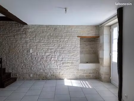 maison pierre 110m2 terrain clos  proche école