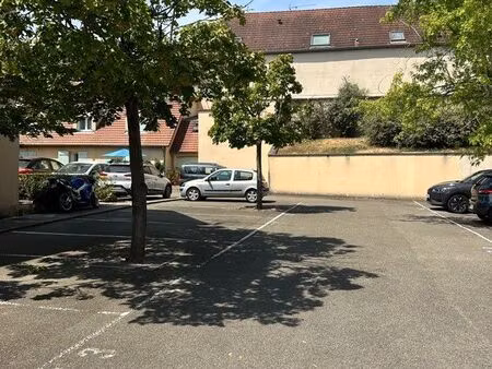 place de parking proche de la gare