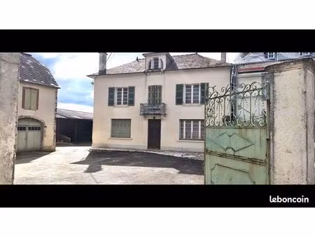 maison 9 pièces 215 m²