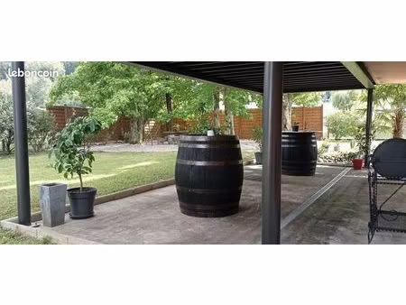 maison familiale avec jardin et terrasses – environnement calme proche de pau