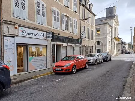 local commercial 56 m²
