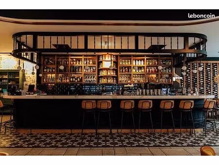 fonds de commerce bar 111 m²