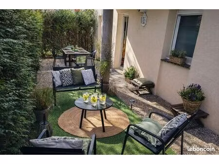 rare appartement 2 pièces avec terrasse et garage